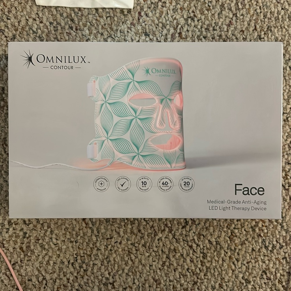 Omnilux contour LED face mask
